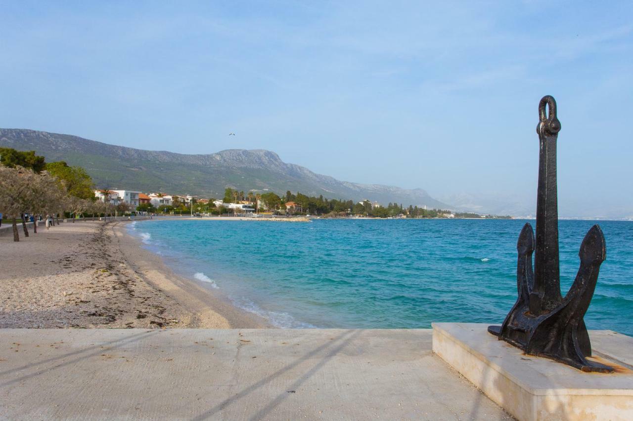 Seafront Apartment In Historical Cippico Castle Kaštela Exterior foto